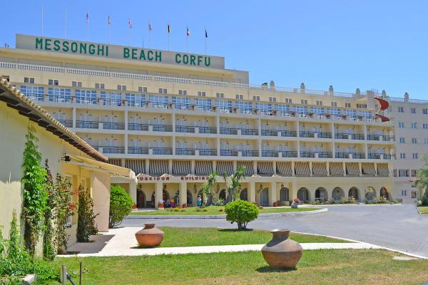 Messonghi Beach Holiday Resort 3* от 765€ 